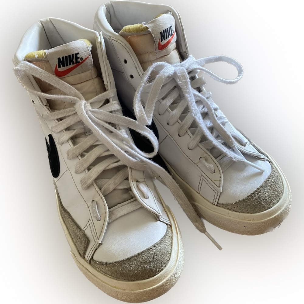 Nike Blazers Mid '77 Sneaker | US women's 6.5 | white & black